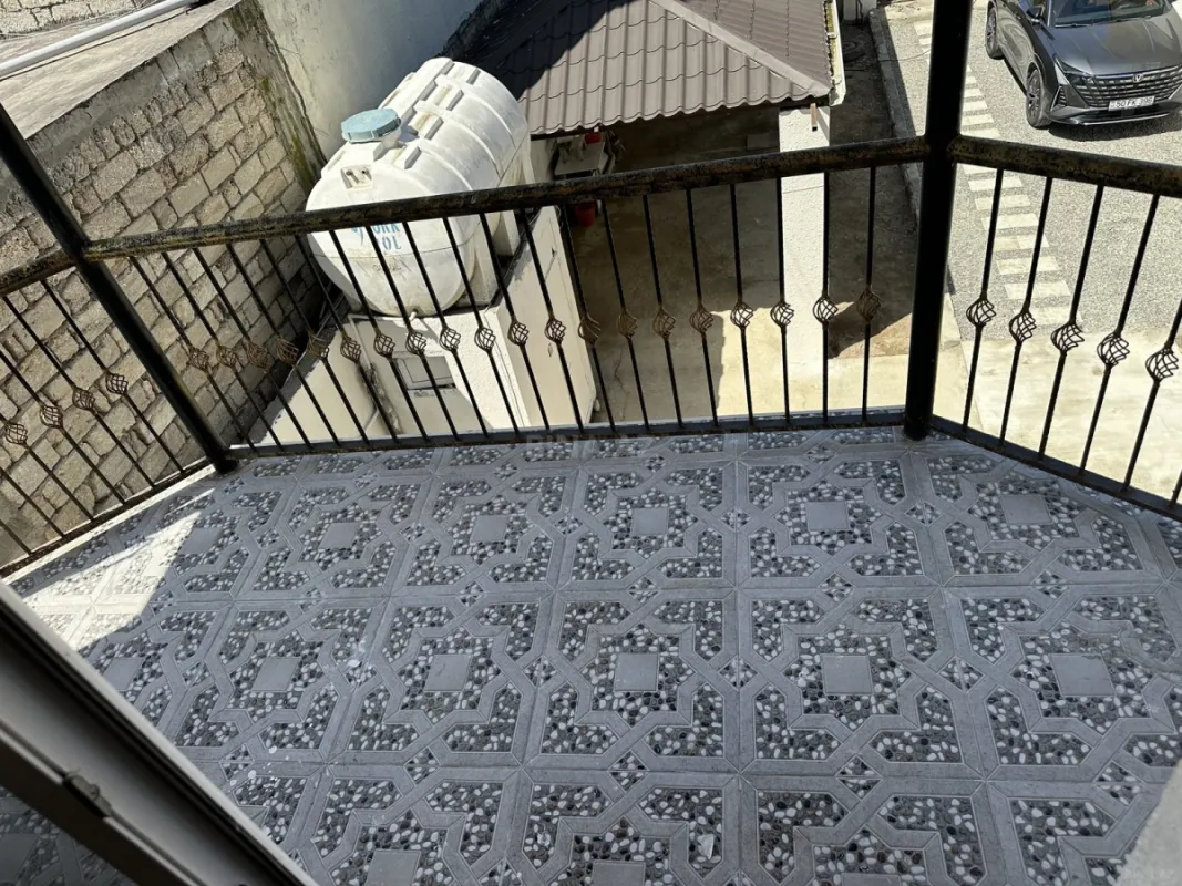 Satılır 6 otaqlı həyət evi 200 m²