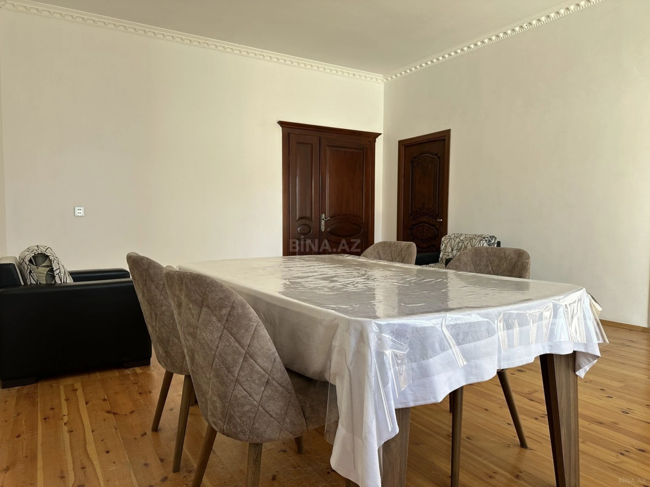 Satılır 6 otaqlı həyət evi 200 m²