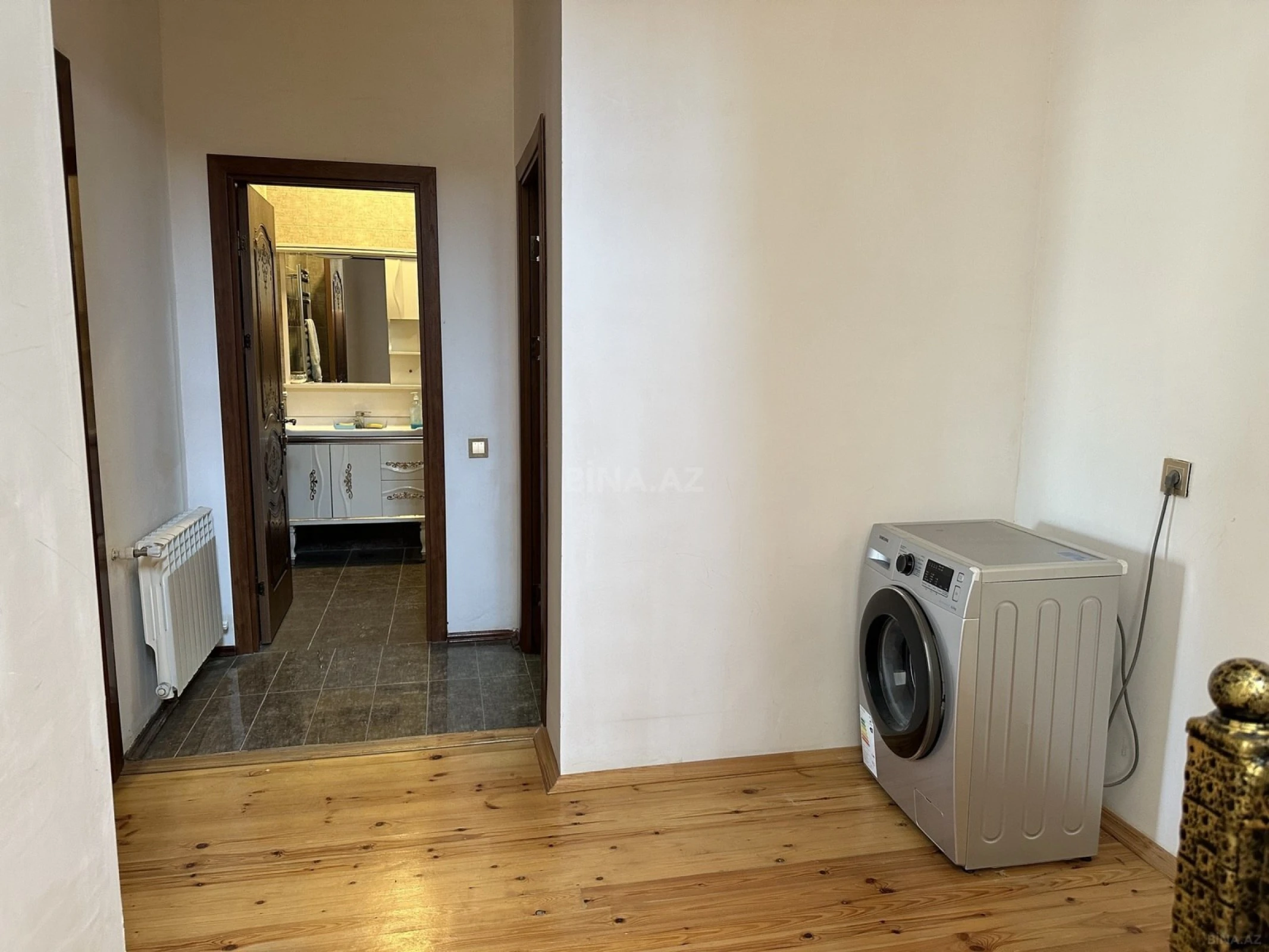 Satılır 6 otaqlı həyət evi 200 m²