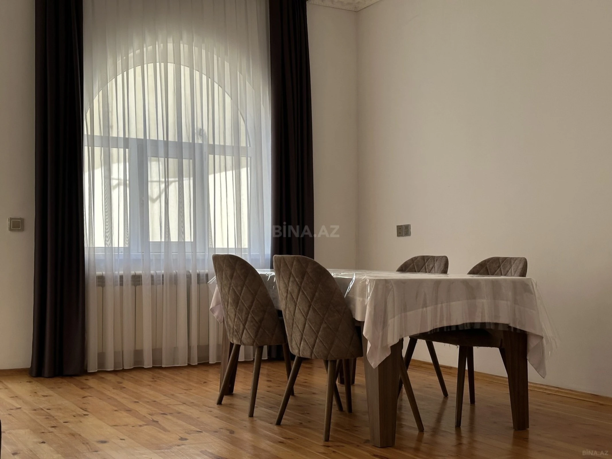 Satılır 6 otaqlı həyət evi 200 m²
