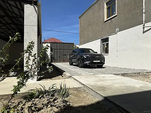 Satılır 6 otaqlı həyət evi 200 m²