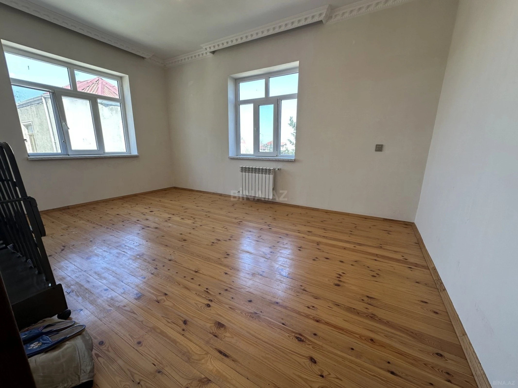 Satılır 6 otaqlı həyət evi 200 m²