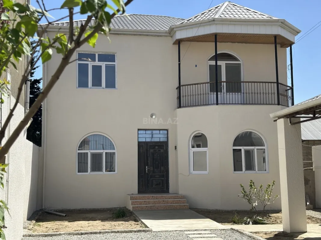 Satılır 6 otaqlı həyət evi 200 m²