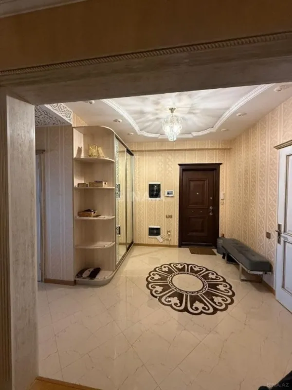 Satılır 3 otaqlı mənzil 145000 m²