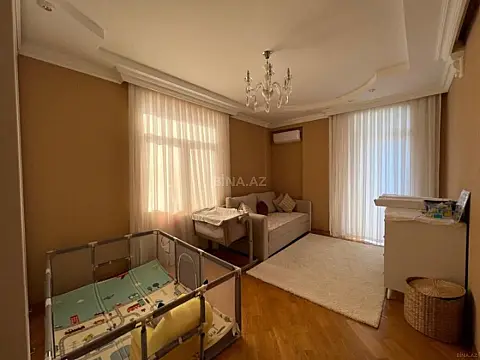 Satılır 3 otaqlı mənzil 145000 m²