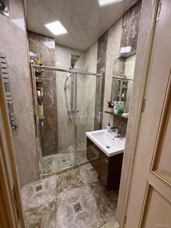 Satılır 3 otaqlı mənzil 145000 m²