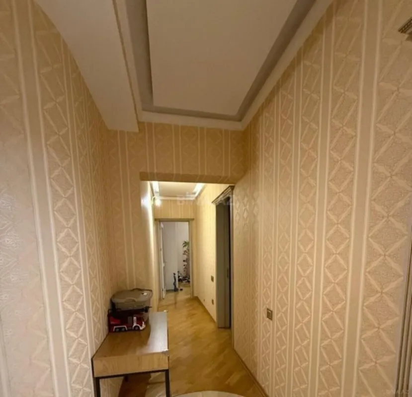 Satılır 3 otaqlı mənzil 145000 m²