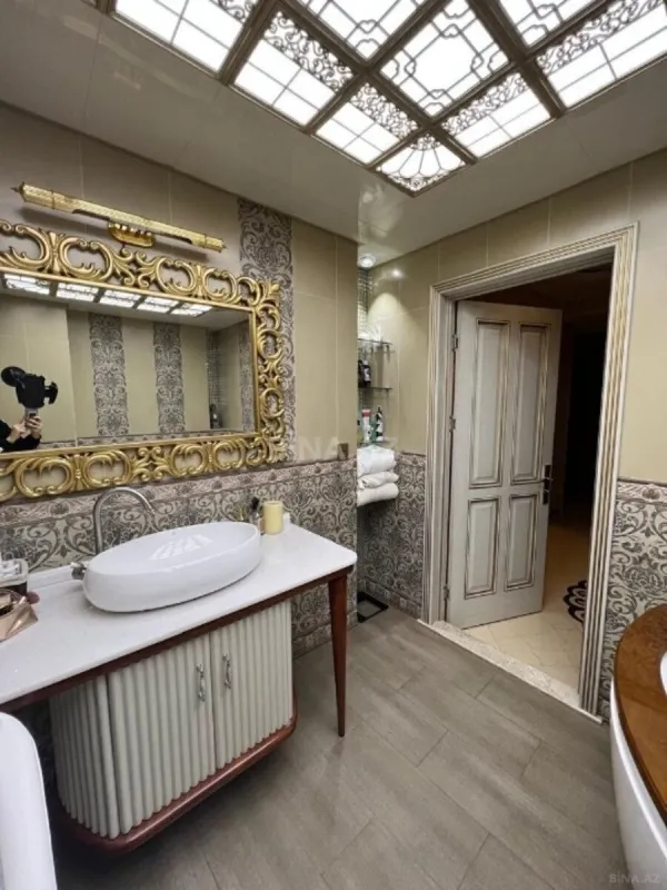 Satılır 3 otaqlı mənzil 145000 m²