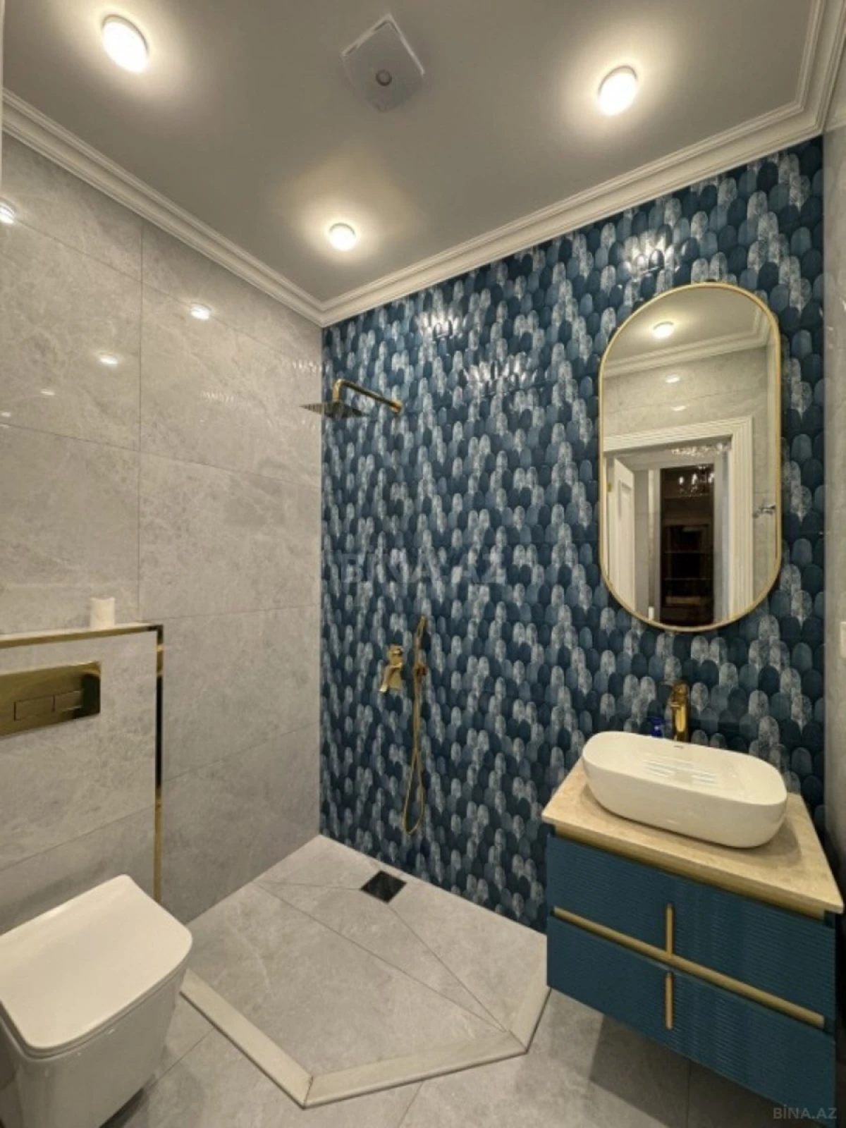 Satılır 3 otaqlı mənzil 130 m²