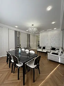 Satılır 3 otaqlı mənzil 130 m²