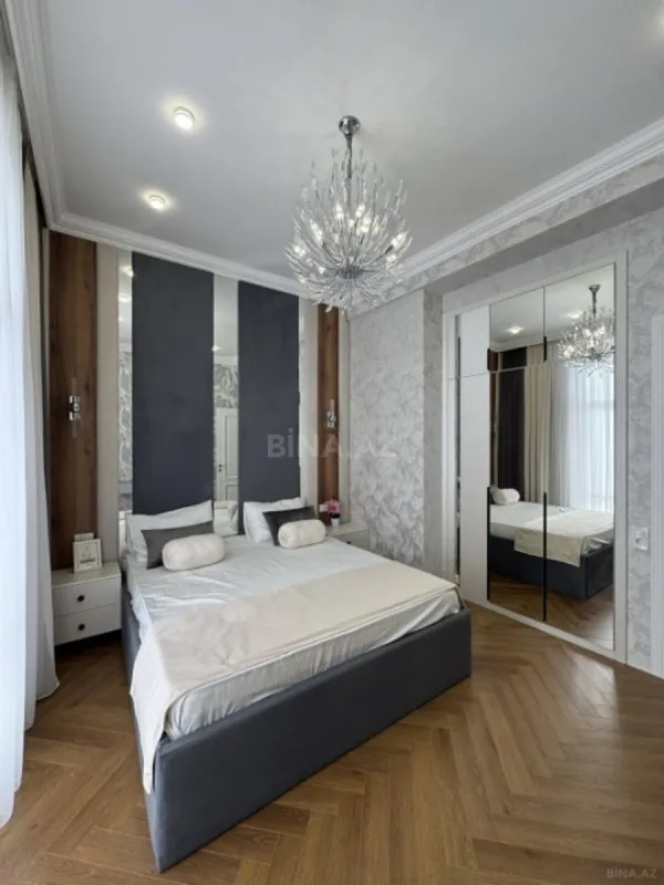 Satılır 3 otaqlı mənzil 130 m²