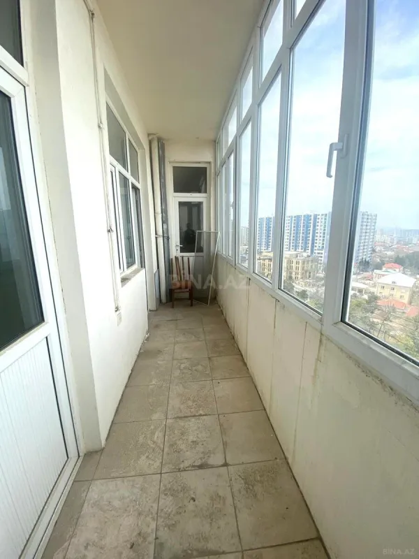 Satılır 2 otaqlı mənzil 102 m²