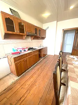 Satılır 2 otaqlı mənzil 102 m²