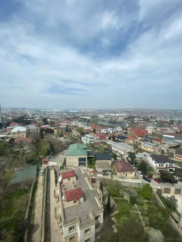 Satılır 2 otaqlı mənzil 102 m²