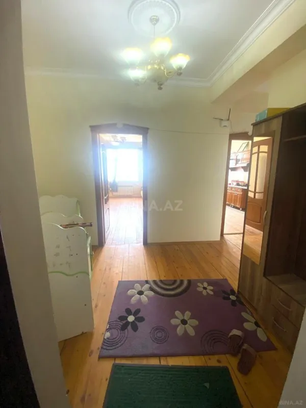 Satılır 2 otaqlı mənzil 102 m²