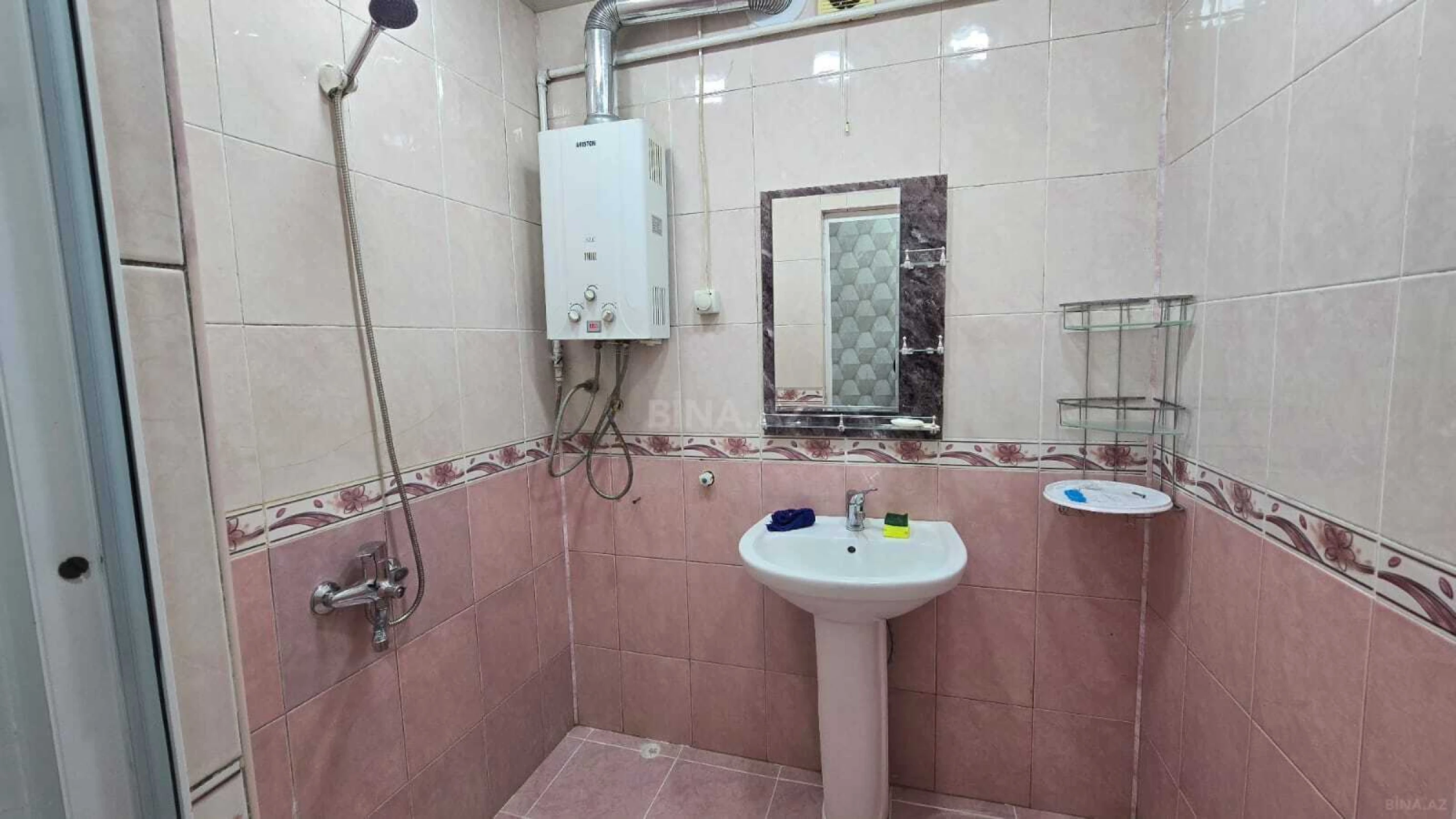Kirayə verilir 3 otaqlı mənzil 65 m²