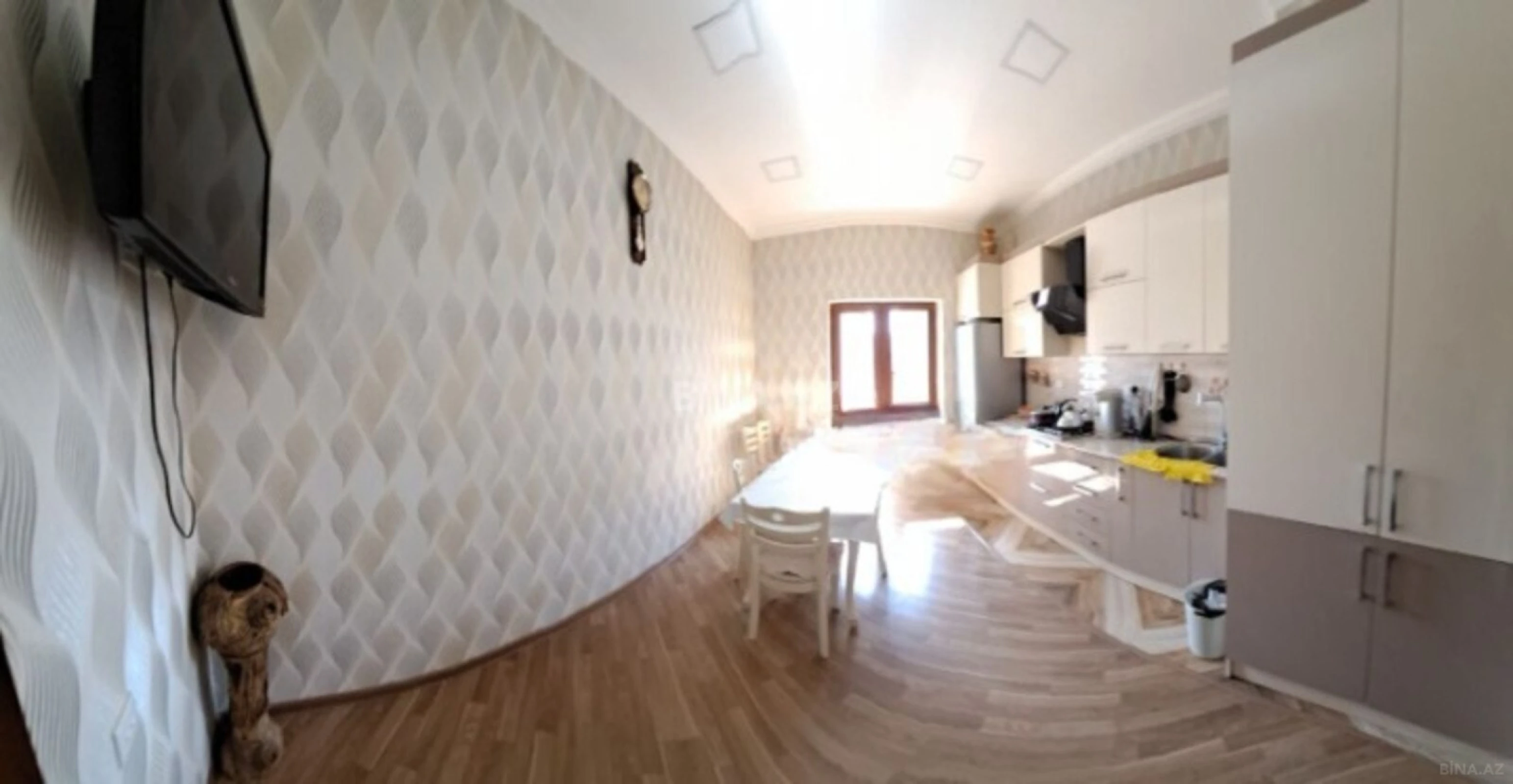 Satılır 4 otaqlı mənzil 141 m²