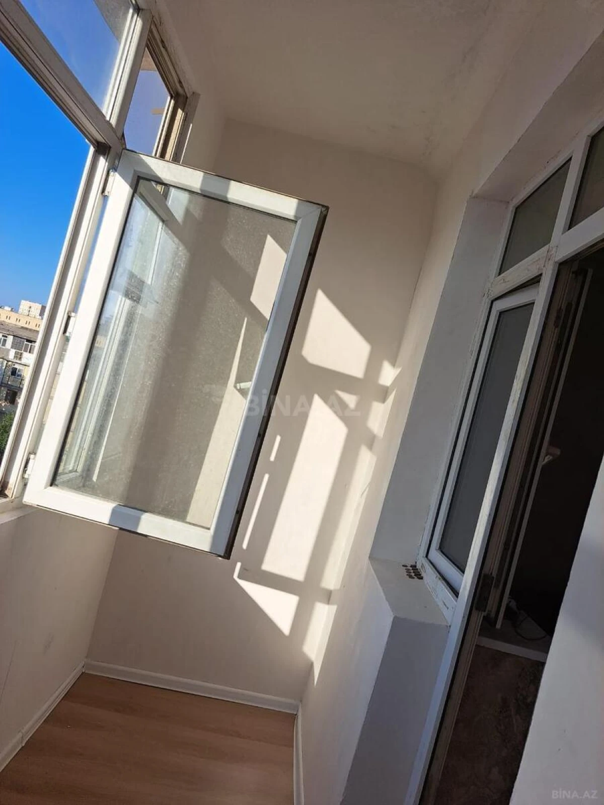 Satılır 2 otaqlı mənzil 52 m²