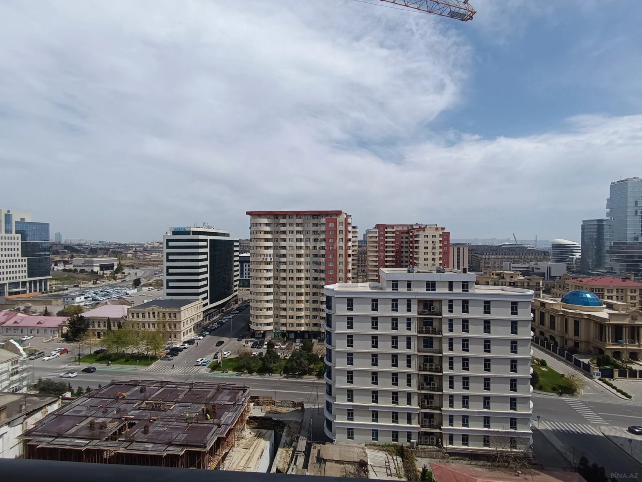 Satılır 3 otaqlı mənzil 181.5 m²