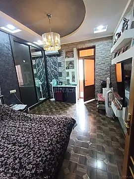 Satılır 3 otaqlı mənzil 181.5 m²