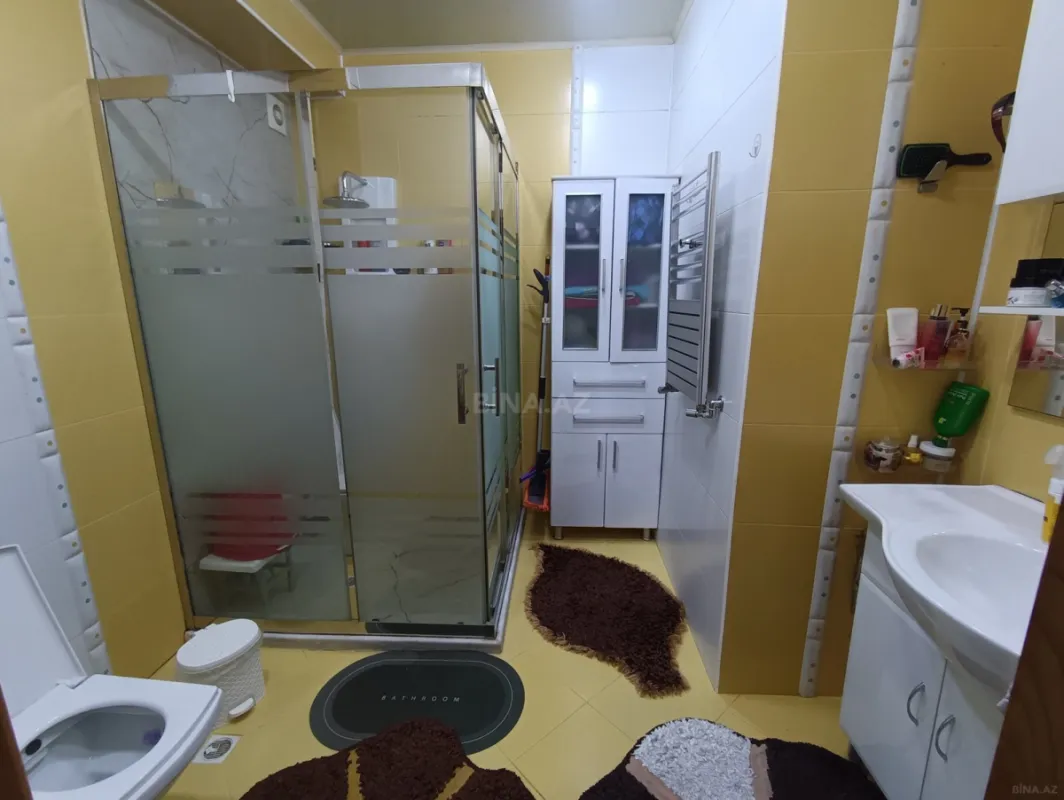 Satılır 3 otaqlı mənzil 181.5 m²