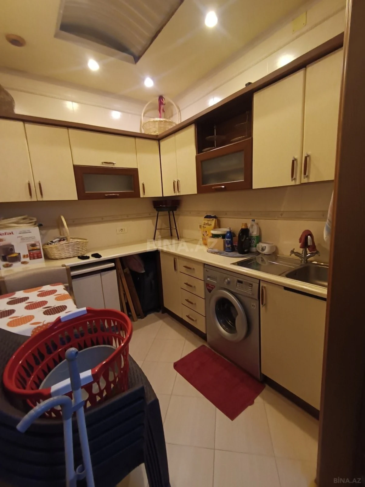 Satılır 3 otaqlı mənzil 181.5 m²