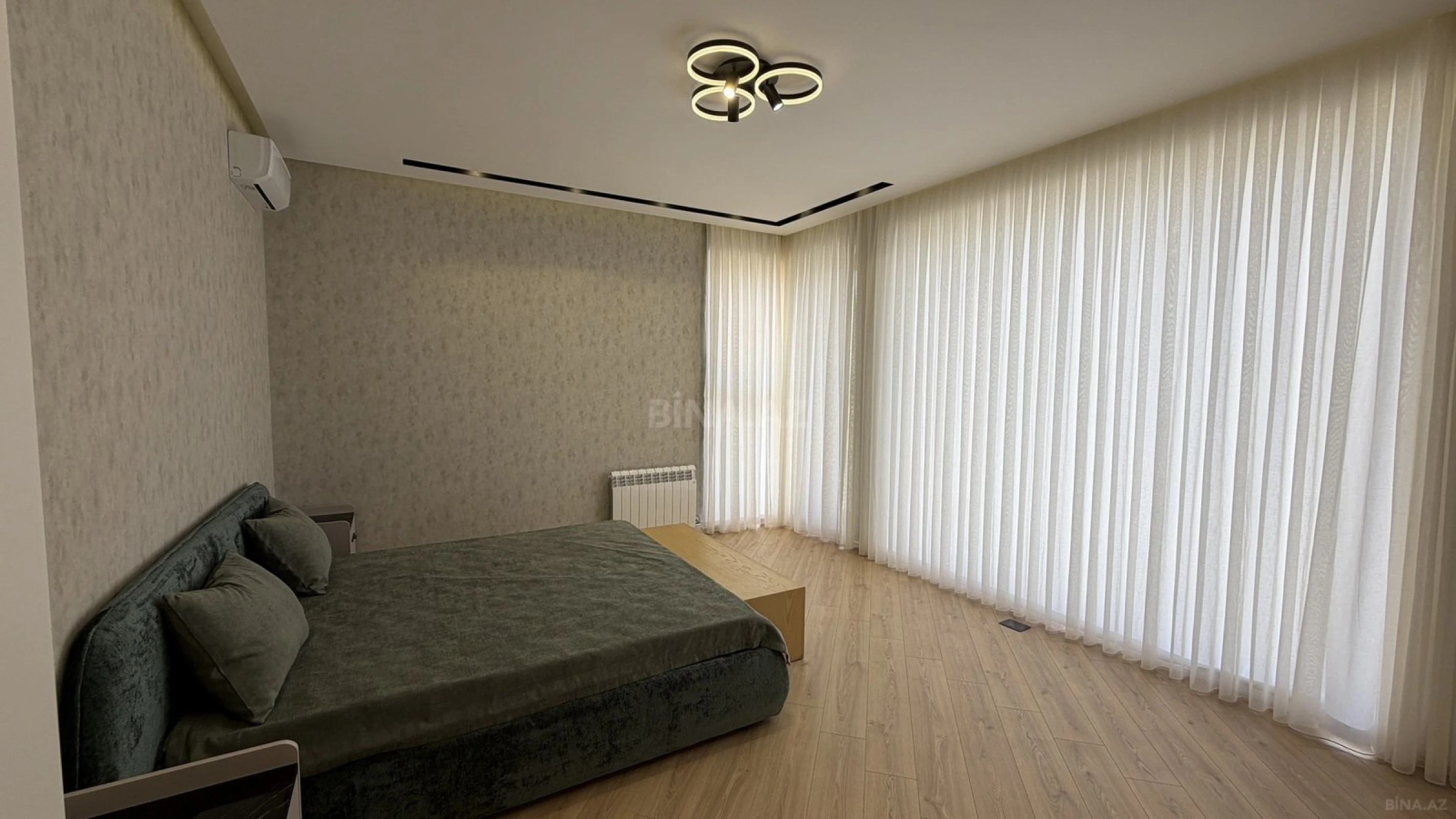 Satılır 6 otaqlı həyət evi 350 m²