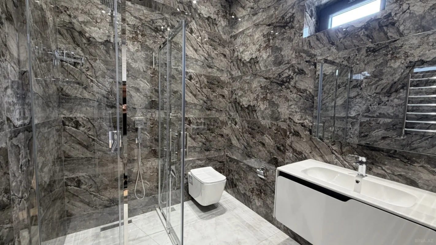 Satılır 6 otaqlı həyət evi 350 m²