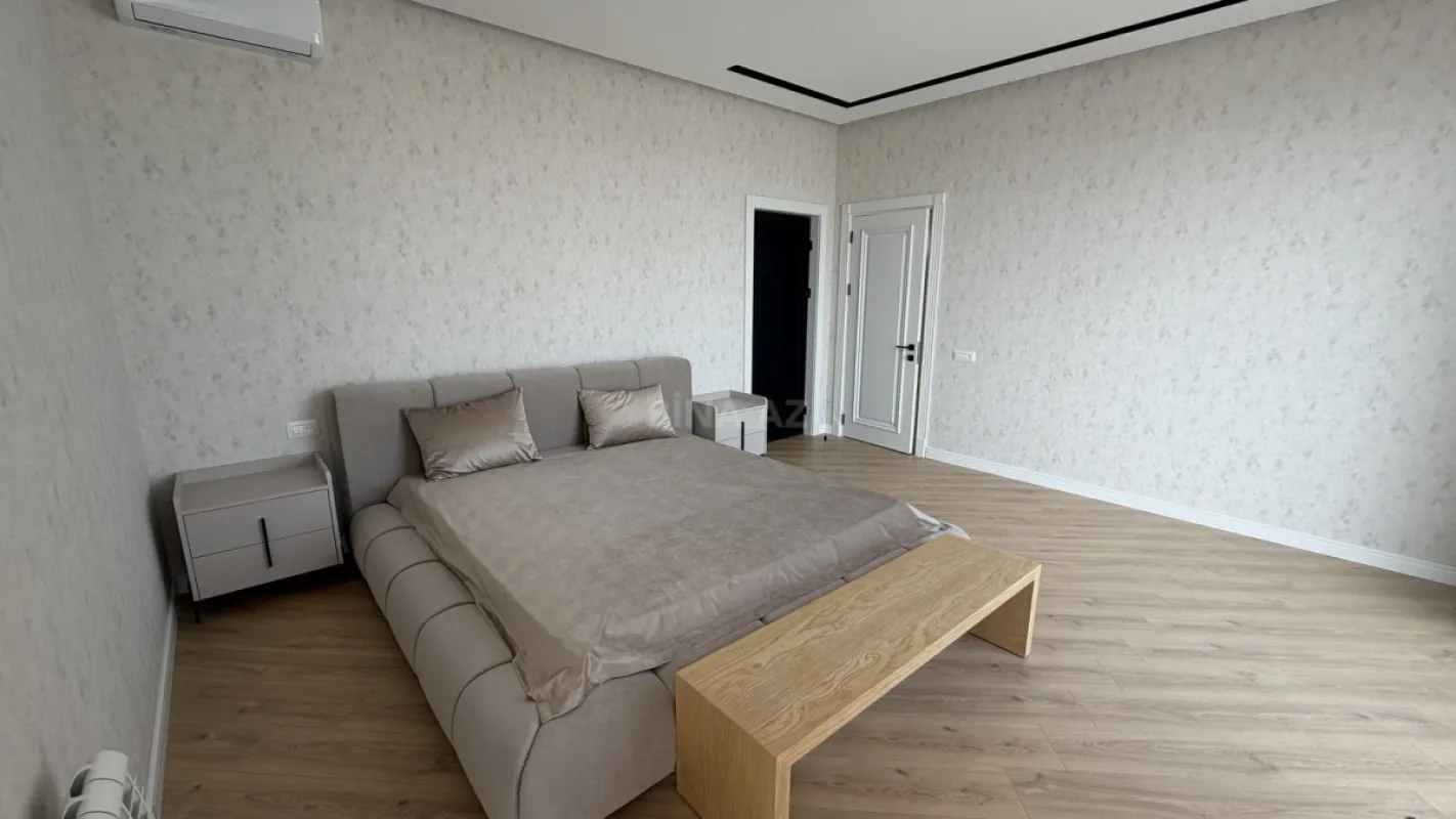 Satılır 6 otaqlı həyət evi 350 m²