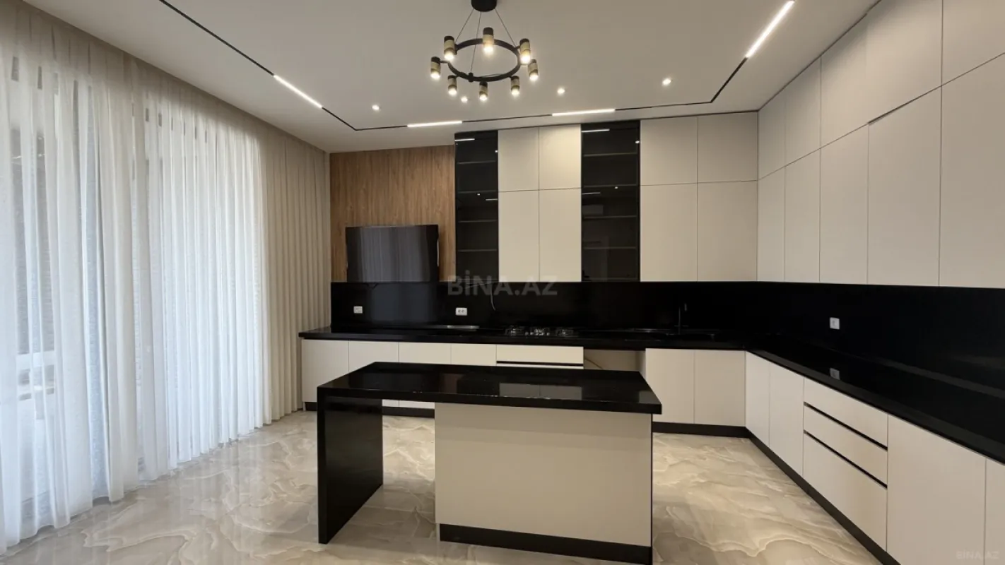 Satılır 6 otaqlı həyət evi 350 m²