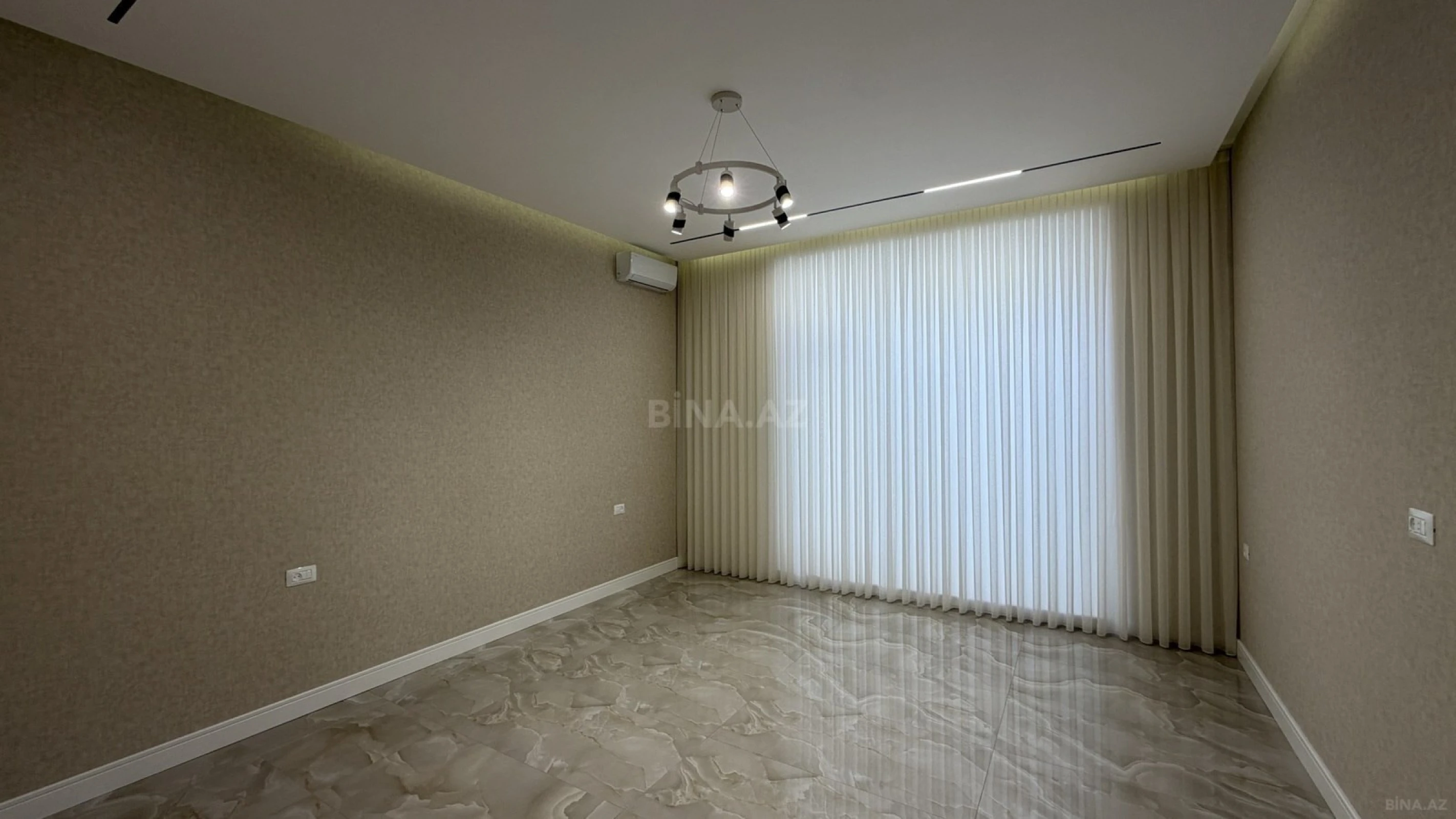 Satılır 6 otaqlı həyət evi 350 m²