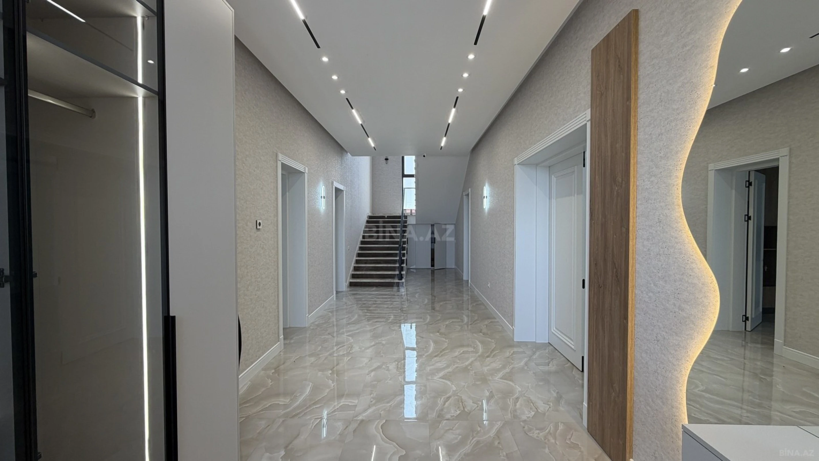 Satılır 6 otaqlı həyət evi 350 m²