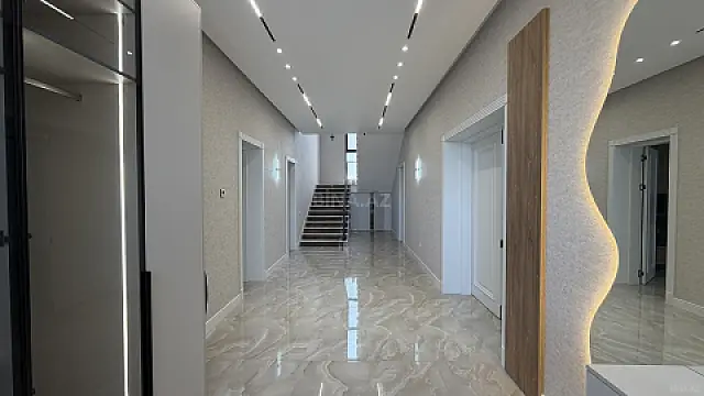 Satılır 6 otaqlı həyət evi 350 m²