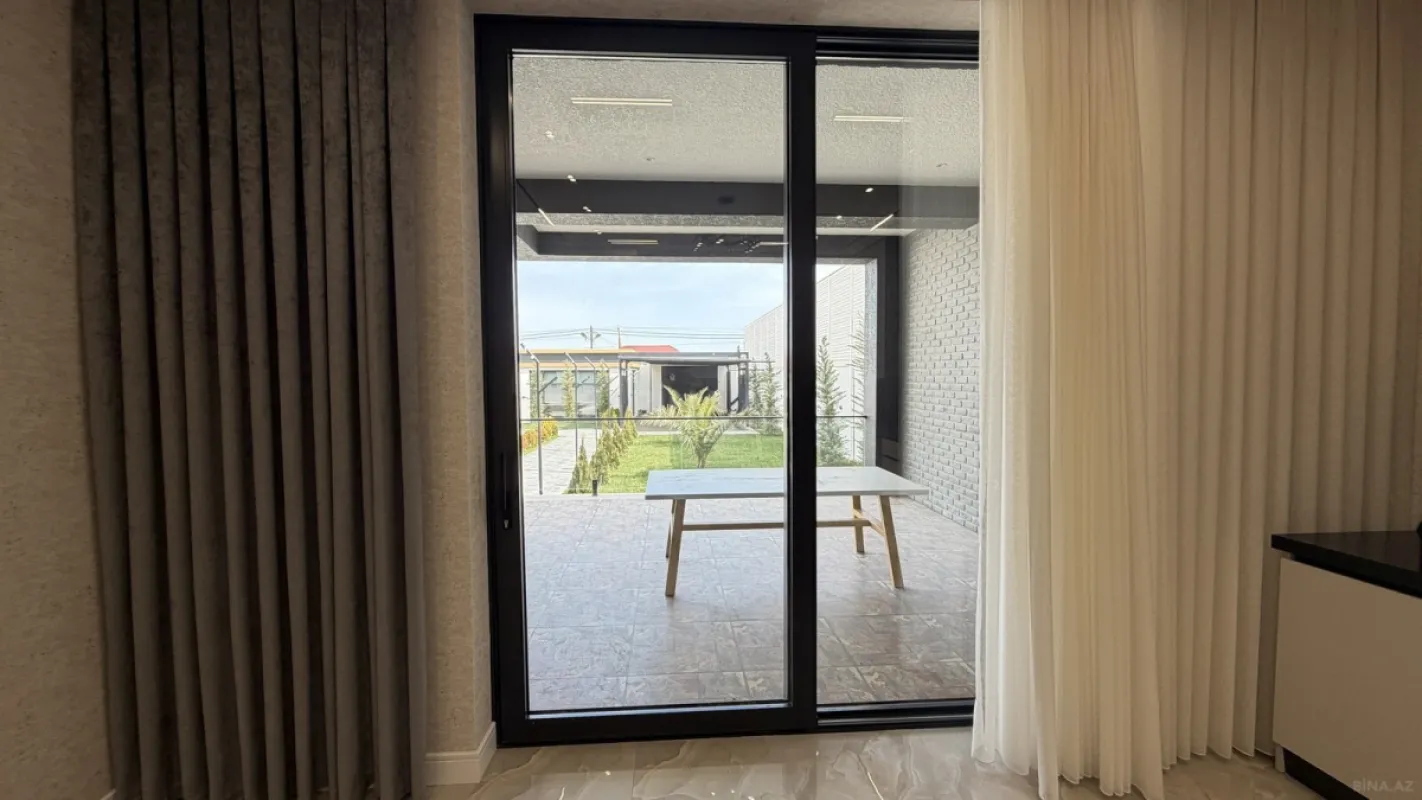 Satılır 6 otaqlı həyət evi 350 m²
