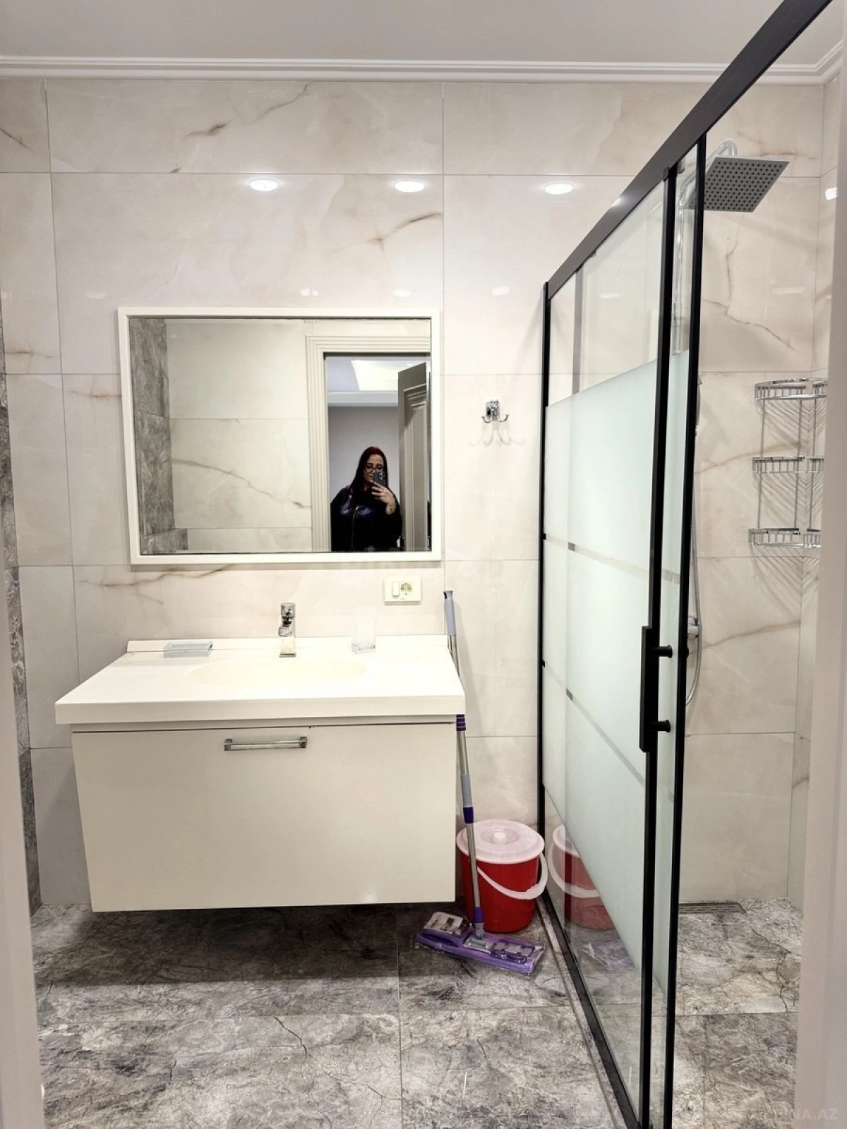 Kirayə verilir 3 otaqlı mənzil 178 m²