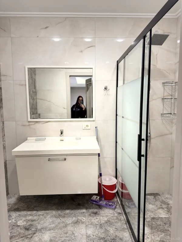 Kirayə verilir 3 otaqlı mənzil 178 m²