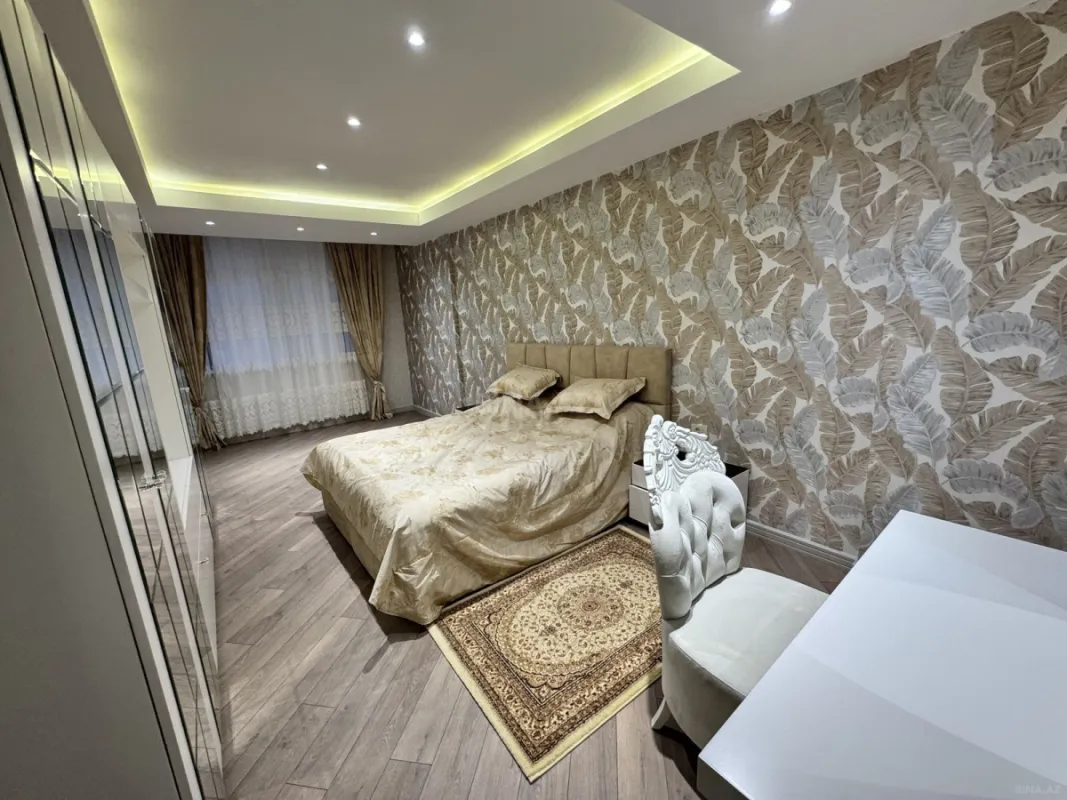 Kirayə verilir 3 otaqlı mənzil 178 m²
