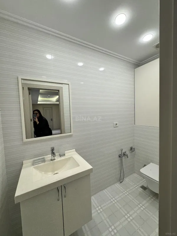 Kirayə verilir 3 otaqlı mənzil 178 m²