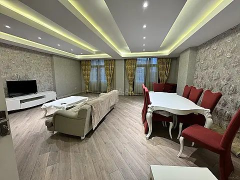 Kirayə verilir 3 otaqlı mənzil 178 m²