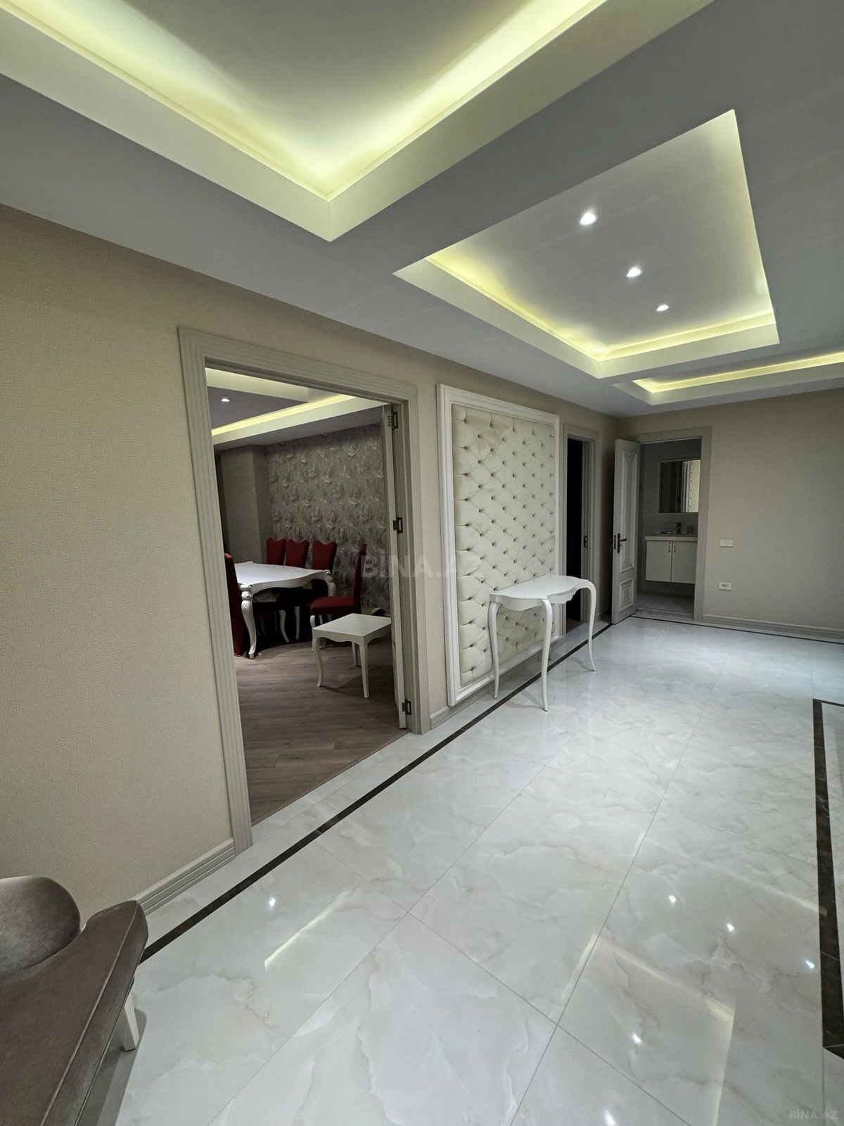Kirayə verilir 3 otaqlı mənzil 178 m²