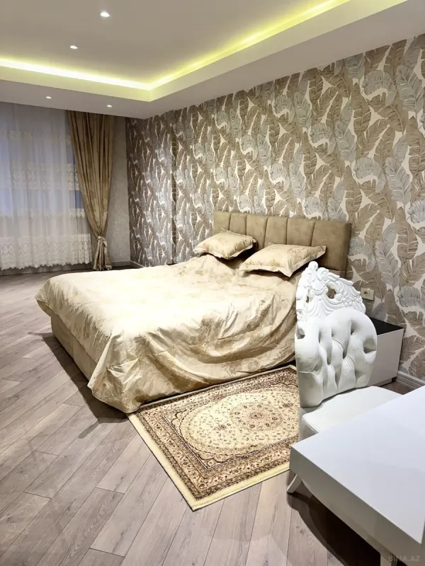 Kirayə verilir 3 otaqlı mənzil 178 m²