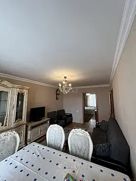 Kirayə verilir 2 otaqlı mənzil 65 m²