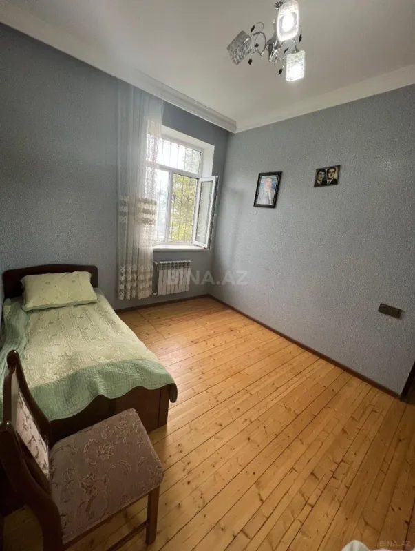 Satılır 5 otaqlı həyət evi 190 m²