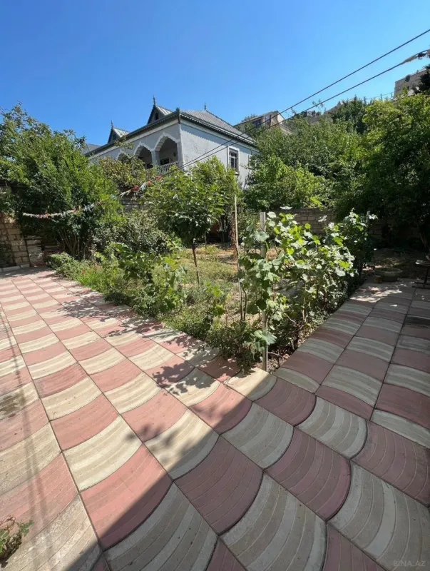 Satılır 5 otaqlı həyət evi 190 m²