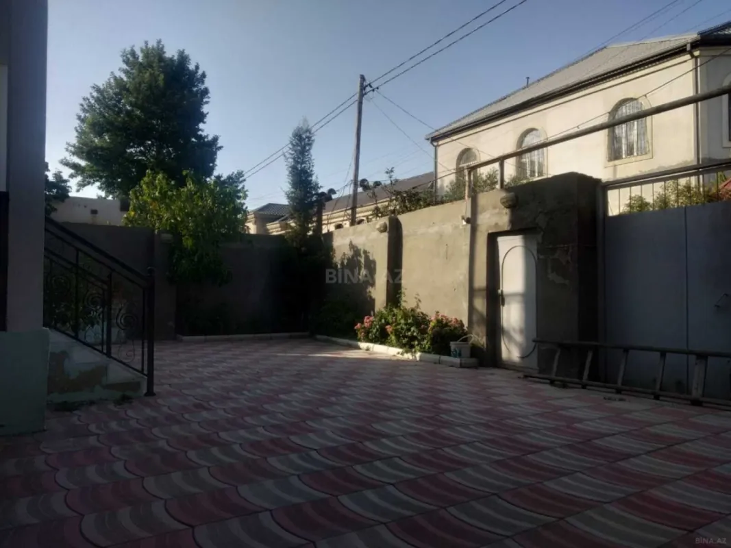 Satılır 5 otaqlı həyət evi 190 m²