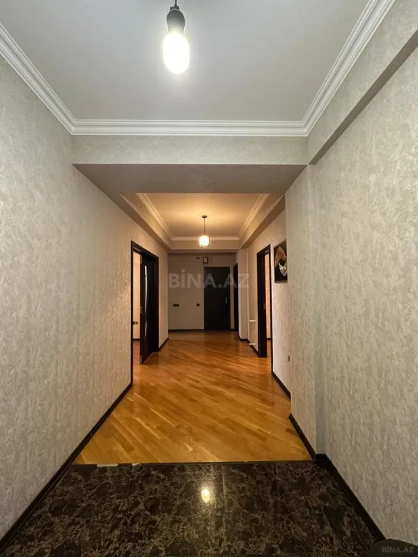 Satılır 3 otaqlı mənzil 125 m²