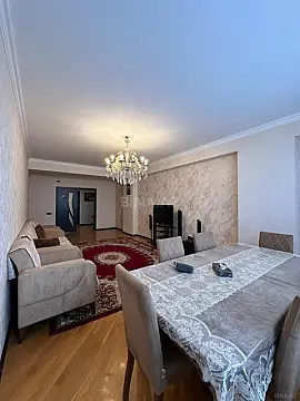 Satılır 3 otaqlı mənzil 125 m²