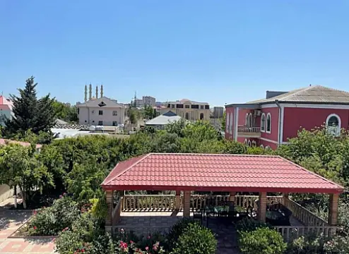 Satılır 7 otaqlı həyət evi 400 m²