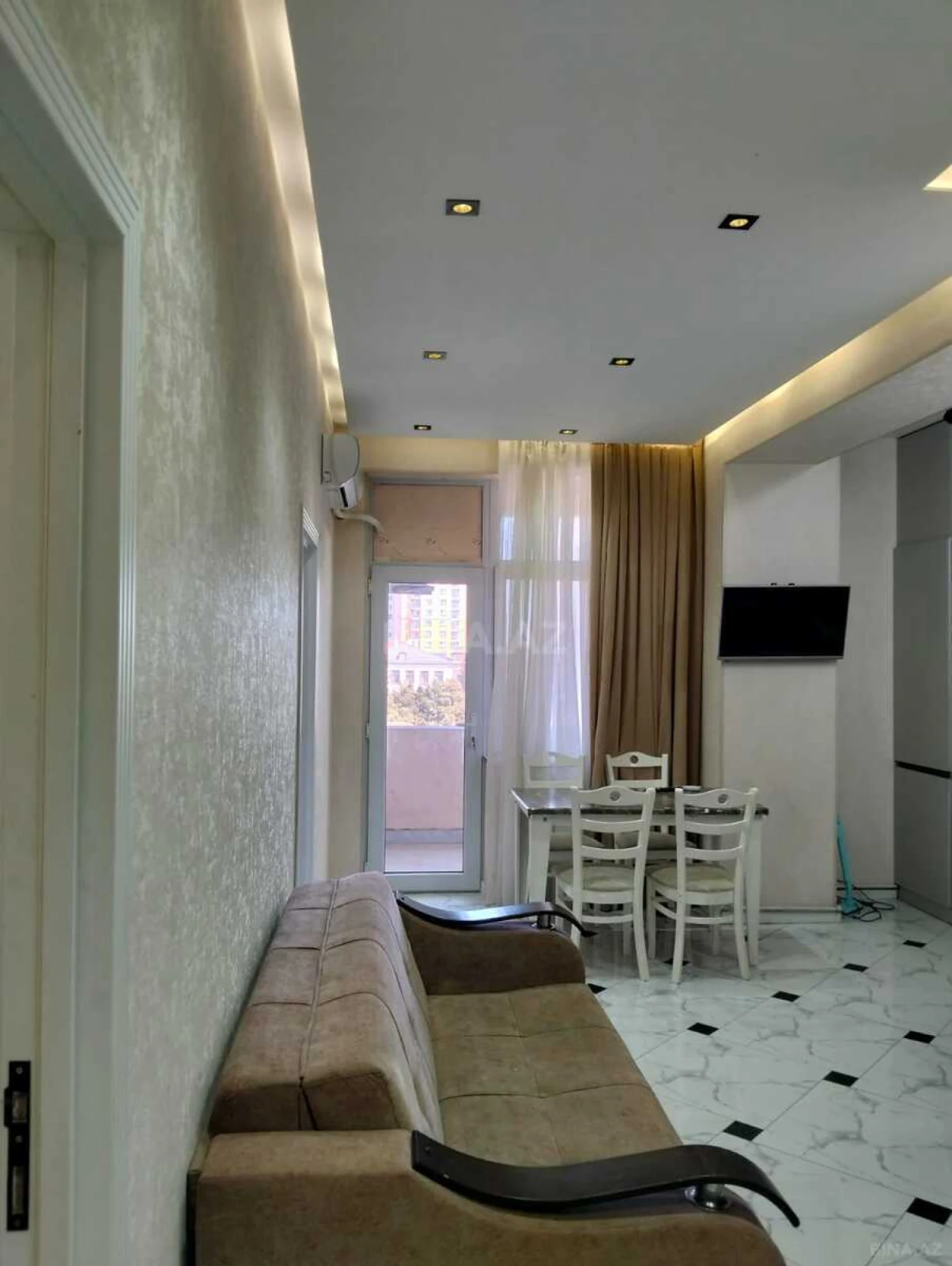 Kirayə verilir 3 otaqlı mənzil 90 m²