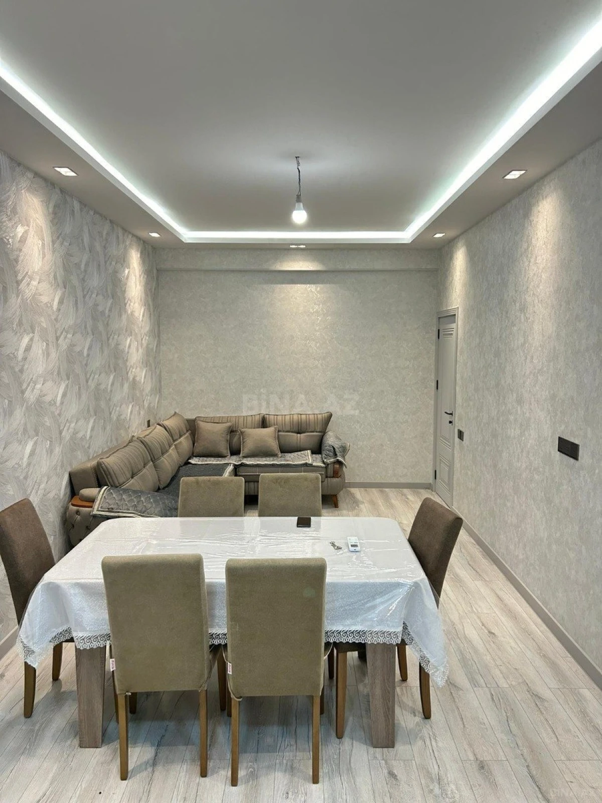 Kirayə verilir 3 otaqlı mənzil 105 m²